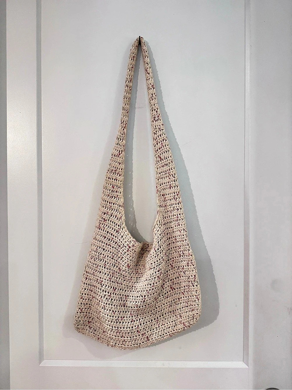 Crochet Knit Shoulder Bag in Cream & Pink